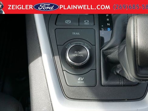 Used 2022 Toyota RAV4 LE AWD/4WD image 20