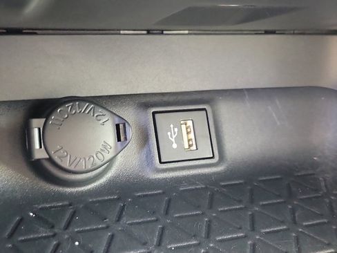 Used 2024 Toyota RAV4 XLE image 27