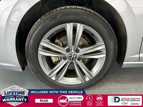 Used 2024 Volkswagen Jetta SE image 7