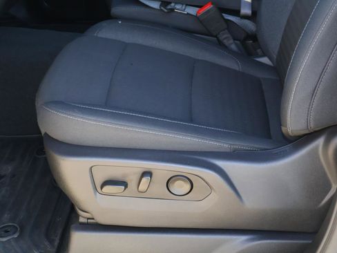 Used 2025 Chevrolet Silverado 1500 Custom image 15