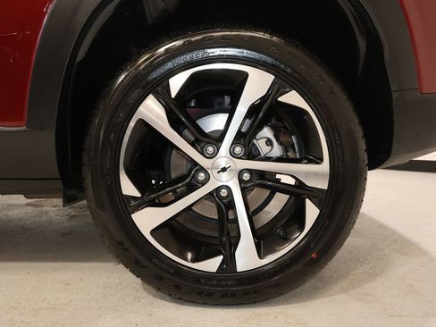 Certified 2024 Chevrolet Trax RS w/ Driver Confidence Package image 31