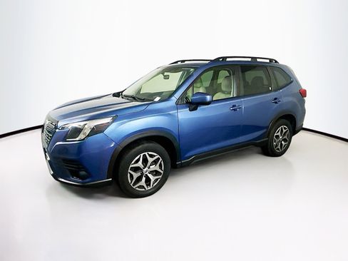 Used 2022 Subaru Forester Premium AWD/4WD image 4