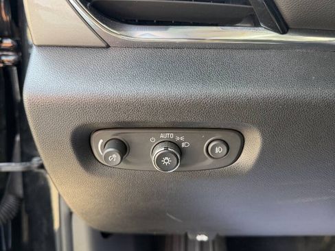 Used 2018 Chevrolet Traverse LT AWD/4WD image 24