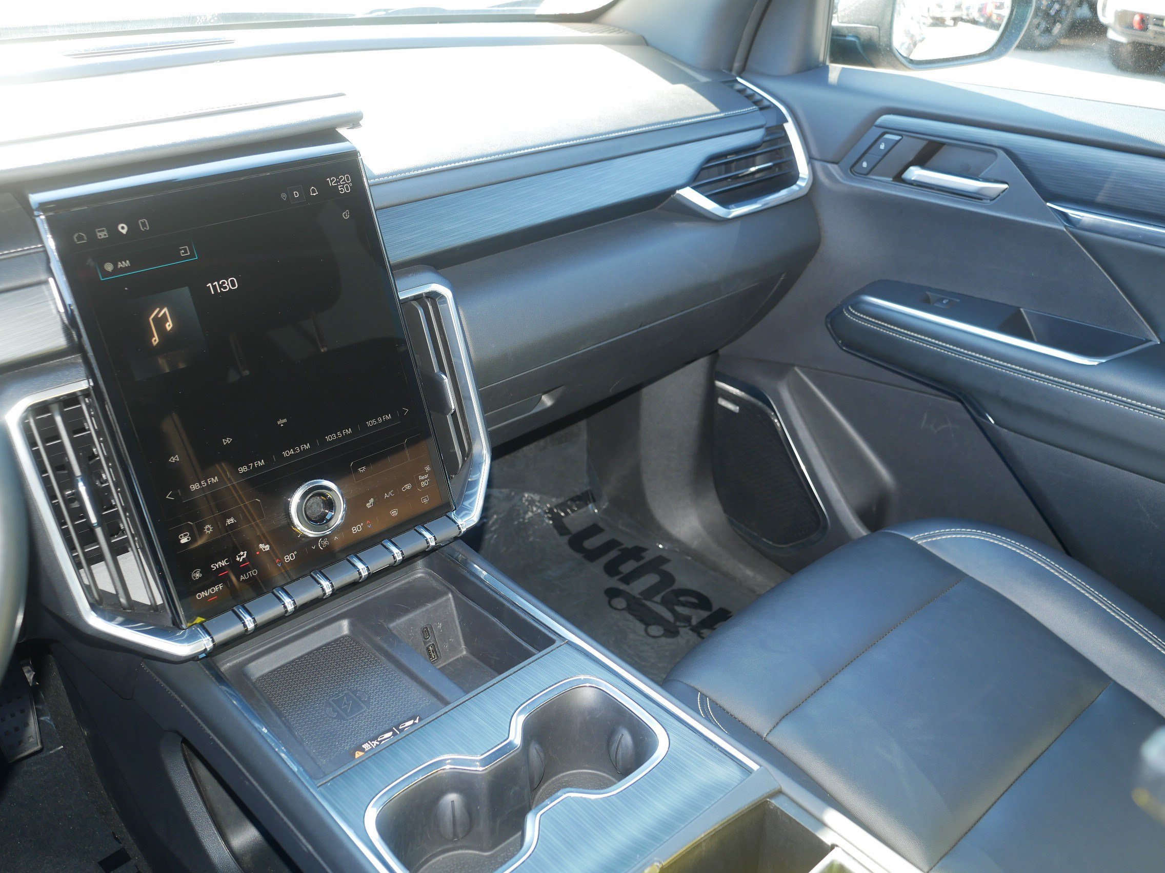 Used 2024 GMC Acadia Elevation AWD/4WD image 11