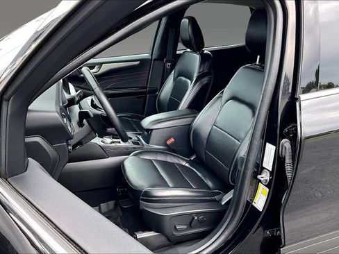 Used 2023 Ford Escape Platinum AWD/4WD image 14