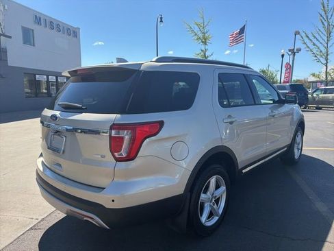Used 2017 Ford Explorer XLT AWD/4WD image 8