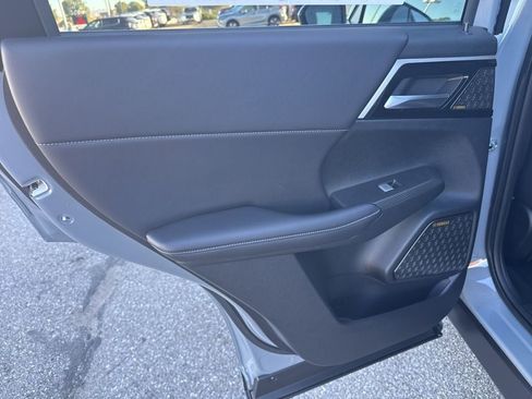 New 2026 Mitsubishi Outlander SE FWD image 28