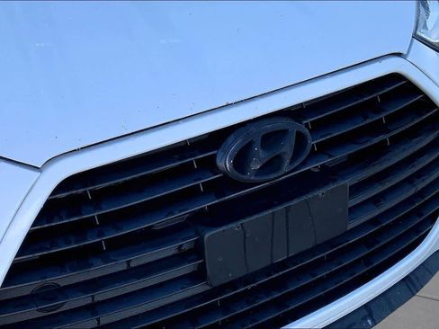 Used 2014 Hyundai Veloster Turbo w/ Turbo Technology Package 04 FWD image 27