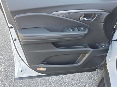 Used 2023 Honda Ridgeline RTL-E image 38