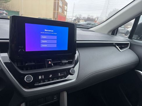 Used 2025 Toyota Corolla Cross LE image 33