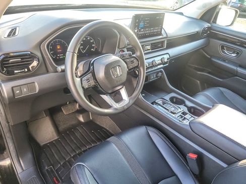 Used 2025 Honda Pilot EX-L image 8