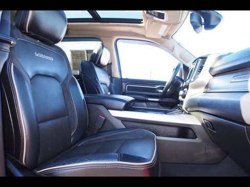 Used 2019 RAM 1500 Laramie image 12