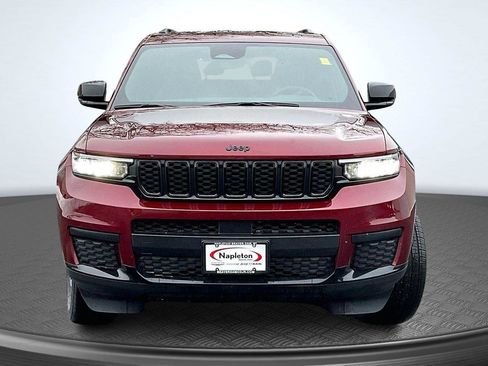 Used 2023 Jeep Grand Cherokee L Altitude image 3