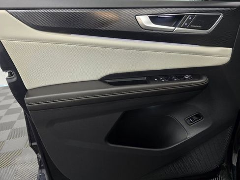 Used 2024 Volkswagen Atlas Cross Sport SEL Premium R-Line image 35