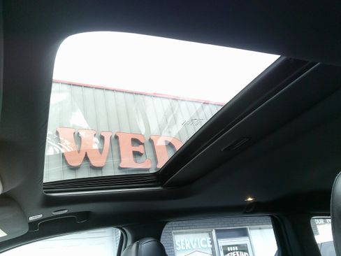 Used 2022 Jeep Grand Cherokee Laredo X image 15