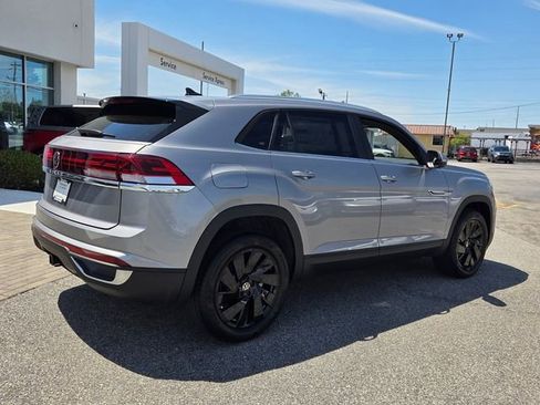 New 2026 Volkswagen Atlas Cross Sport SE FWD image 14