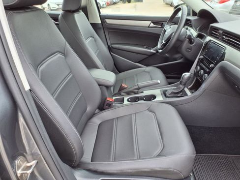 Used 2022 Volkswagen Passat 2.0T SE image 18