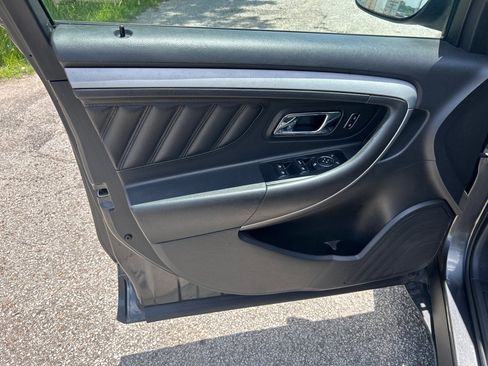 Used 2016 Ford Taurus SEL FWD image 7