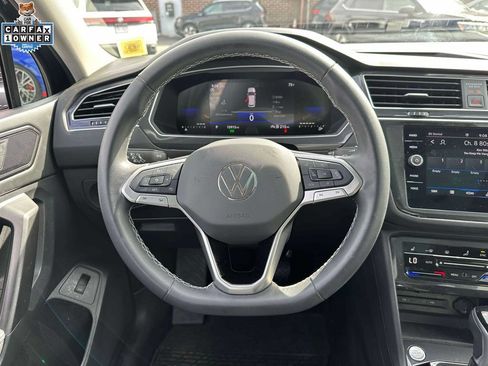 Used 2024 Volkswagen Tiguan SE w/ Panoramic Sunroof Package AWD/4WD image 13