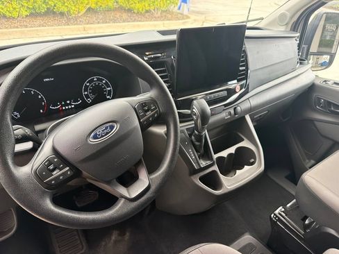 Used 2024 Ford Transit 350 XLT RWD image 4