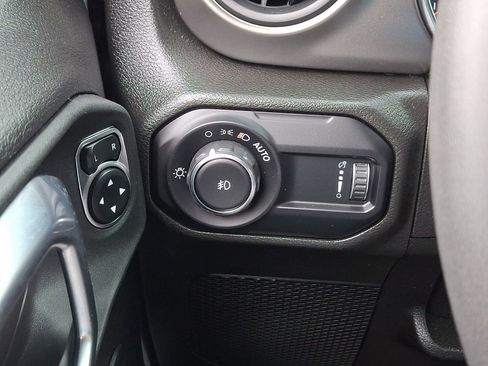 Used 2023 Jeep Wrangler Sport AWD/4WD image 27