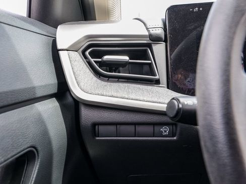 Used 2025 Nissan Kicks SV FWD image 31