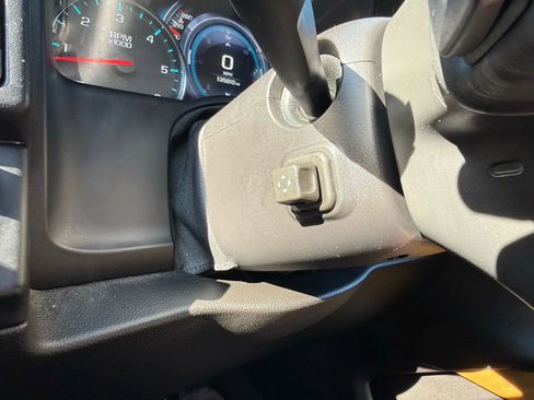 Used 2017 GMC Yukon Denali image 39