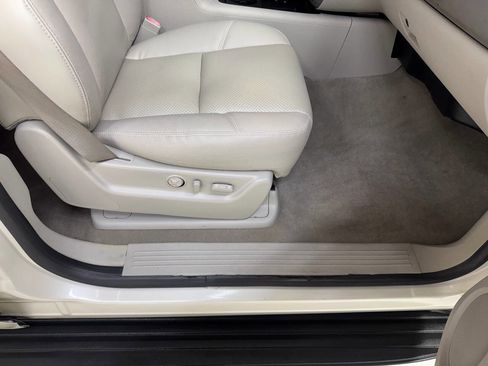 Used 2010 GMC Yukon SLT image 36