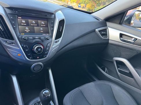 Used 2012 Hyundai Veloster image 15