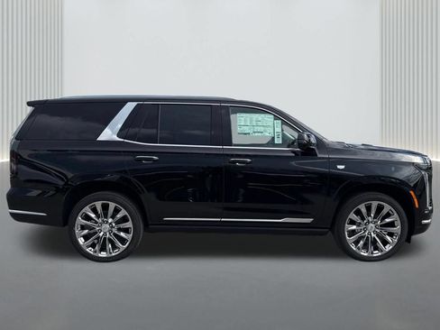 New 2026 Cadillac Escalade Luxury w/ LPO, Radiant Package AWD/4WD image 4