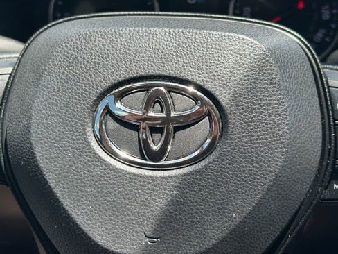 Certified 2022 Toyota RAV4 XLE FWD image 34