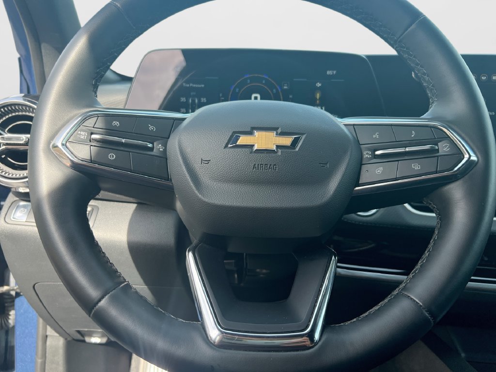 Used 2026 Chevrolet Equinox LT AWD/4WD image 18