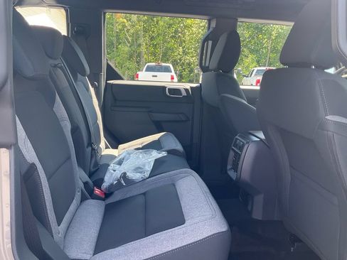 New 2026 Ford Bronco 4-Door w/ Sasquatch Package AWD/4WD image 13