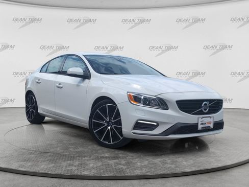 Used 2018 Volvo S60 T5 Dynamic w/ Vision Package FWD image 2