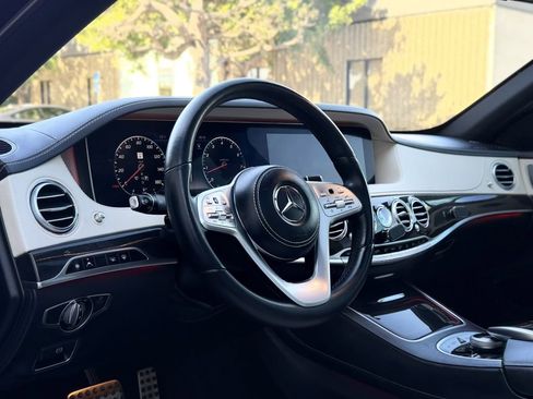 Used 2018 Mercedes-Benz S 560 Sedan image 14