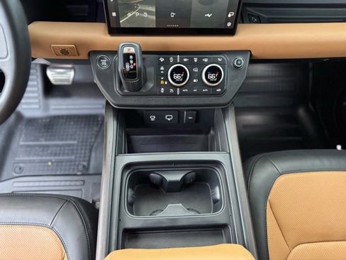 Used 2023 Land Rover Defender 110 X image 27