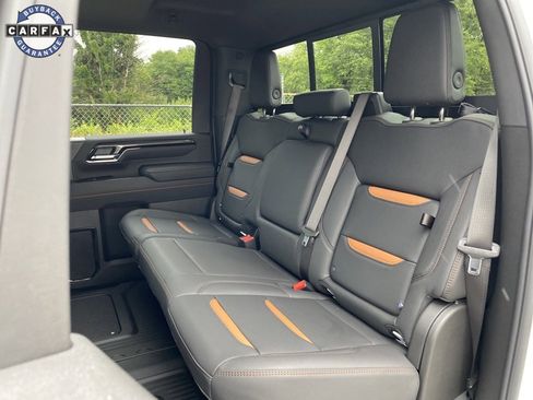 Used 2025 GMC Sierra 2500 AT4 image 23