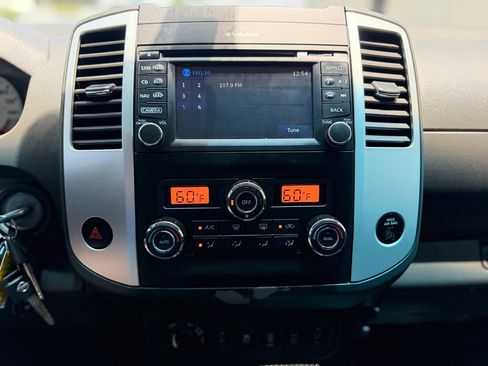 Used 2014 Nissan Frontier PRO-4X w/ Pro-4x Luxury Package AWD/4WD image 27