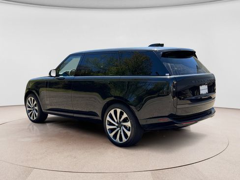 New 2026 Land Rover Range Rover Long Wheelbase SE AWD/4WD image 3
