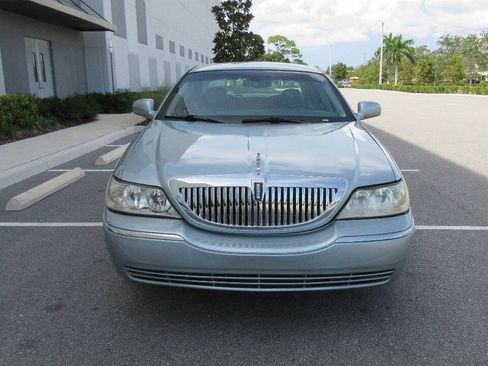 Used 2007 Lincoln Town Car Signature RWD image 8