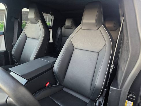 Used 2024 Tesla Cybertruck Cyberbeast AWD/4WD image 21