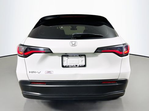 Used 2023 Honda HR-V LX image 6