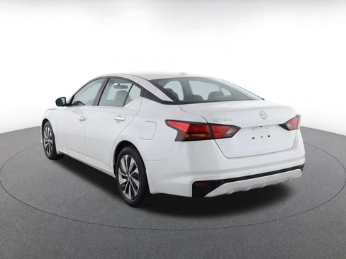 Used 2023 Nissan Altima 2.5 S FWD image 7