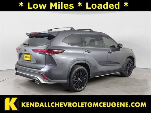 Used 2025 Toyota Highlander XSE image 5