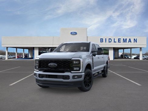New 2026 Ford F250 Lariat w/ Black Appearance Package AWD/4WD image 2