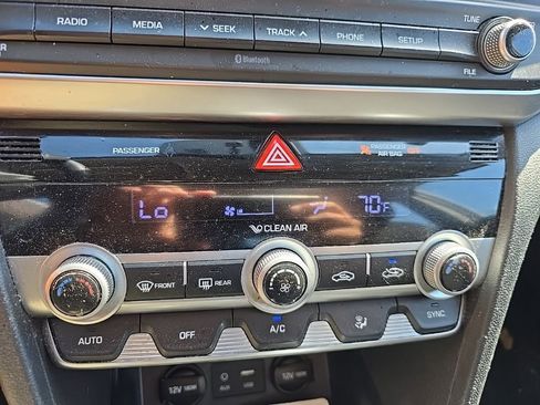 Used 2020 Hyundai Elantra SE w/ Cargo Package (C1) image 14