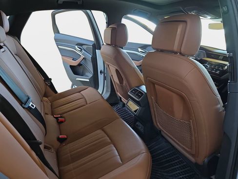 Certified 2024 Audi Q8 e-tron Premium Plus w/ Premium Plus Package AWD/4WD image 13