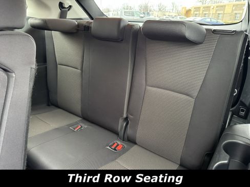 Used 2023 Toyota Highlander LE image 11