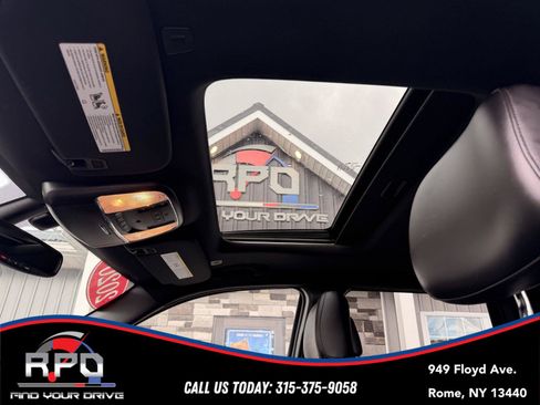 Used 2020 Jeep Grand Cherokee Limited AWD/4WD image 16
