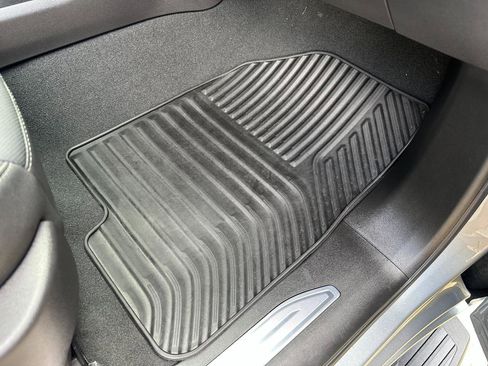 Used 2025 GMC Sierra 1500 SLT w/ SLT Premium Package image 29